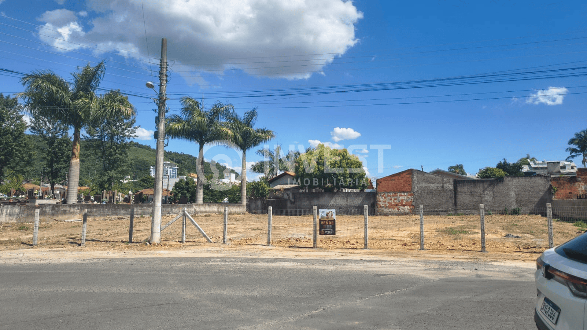 🏗️ Terreno Estratégico com Ampla Frente: Potencial Comercial e Residencial!