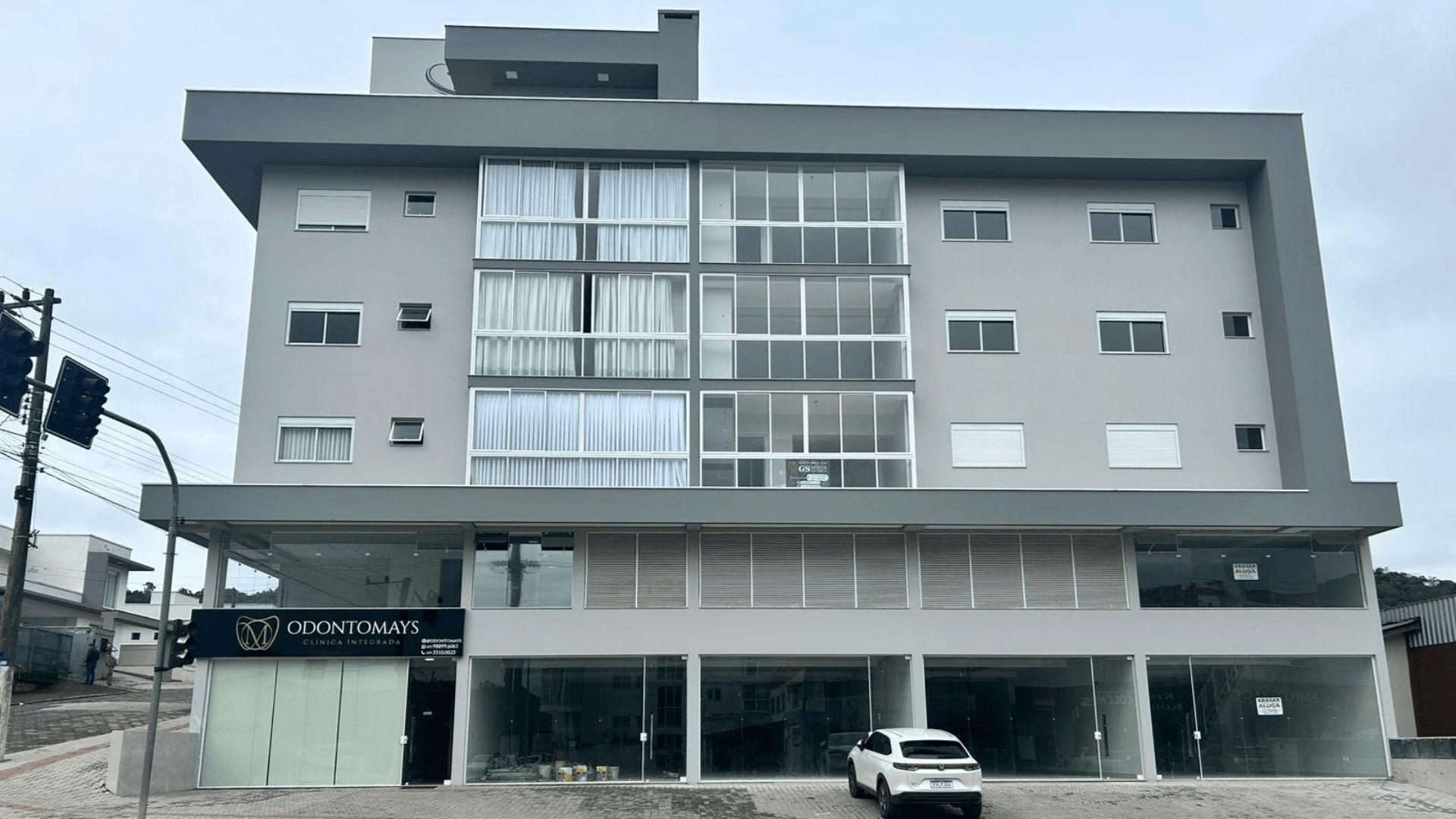 🏢 Salas Comerciais em Local Estratégico ✨
