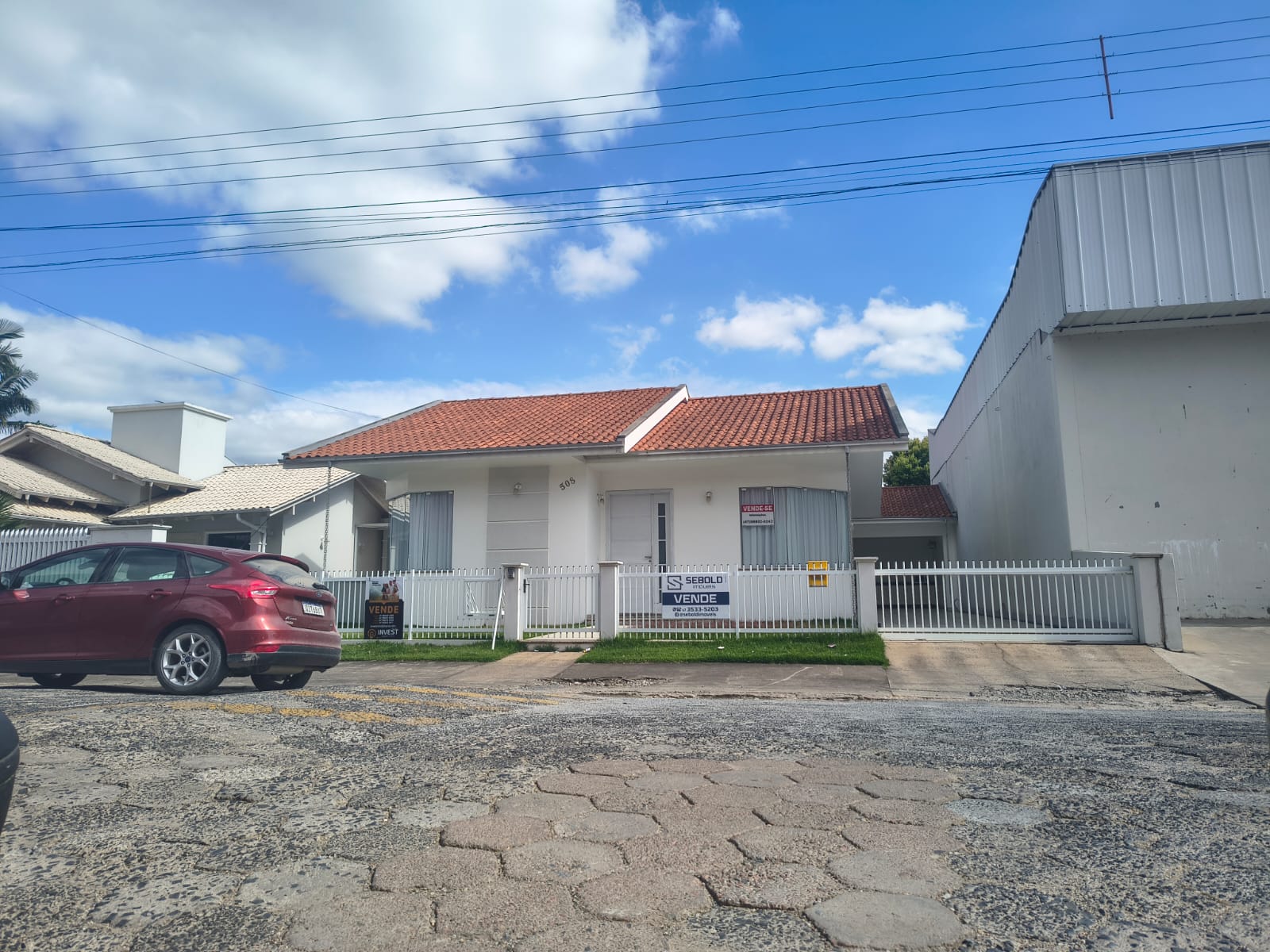 🌟 Residência Espaçosa: Lazer Completo em Localização Privilegiada!