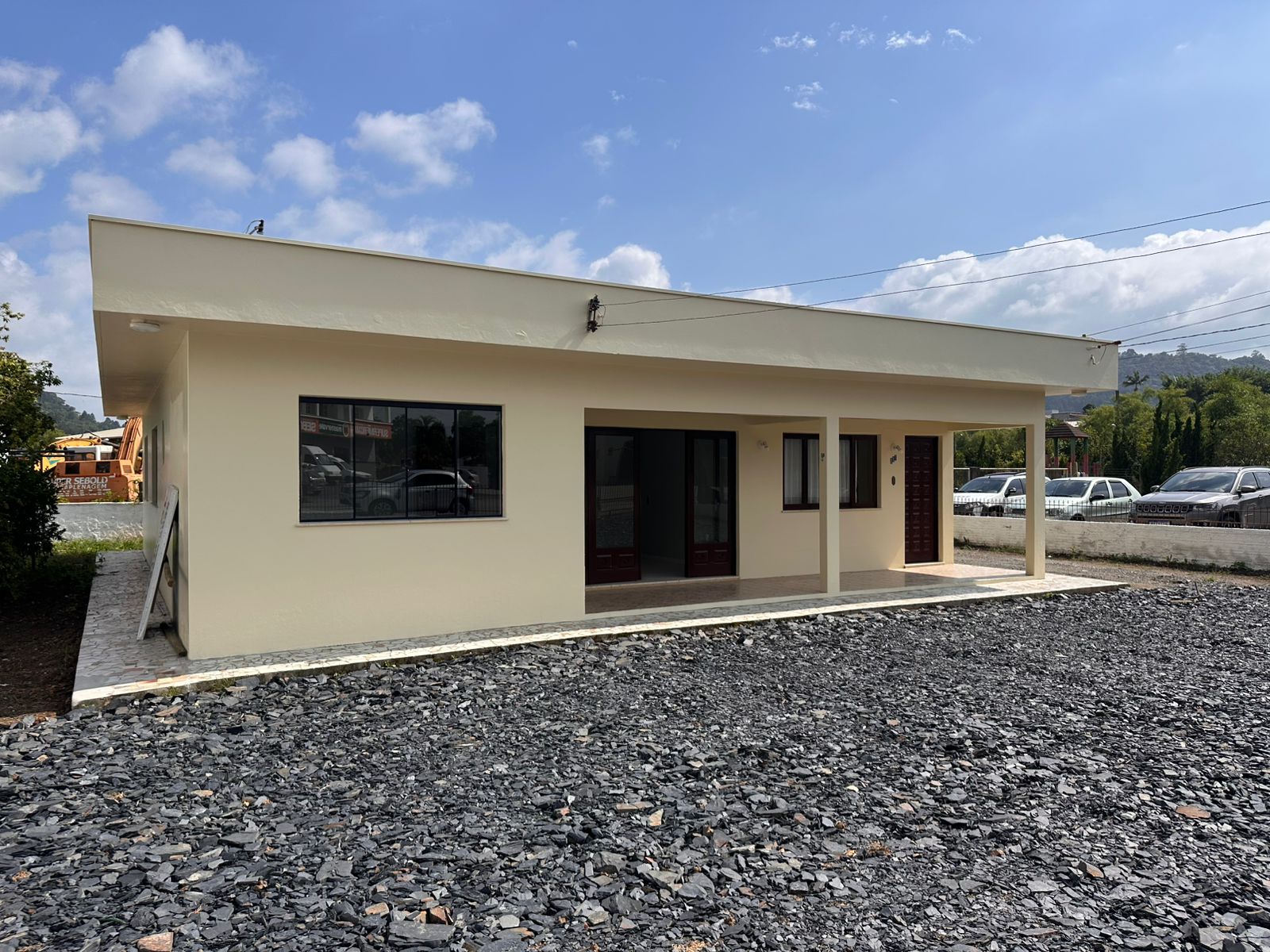 🏠 Casa Prática: Conforto Essencial em Localização Estratégica!