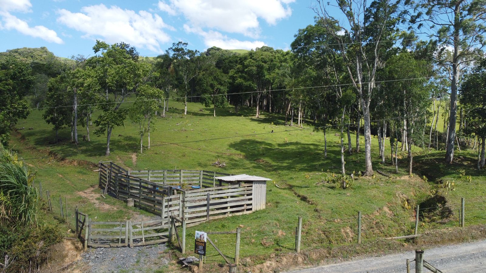 🏞️ Sítio Exclusivo: Natureza, Água Abundante e Acesso Facilitado!