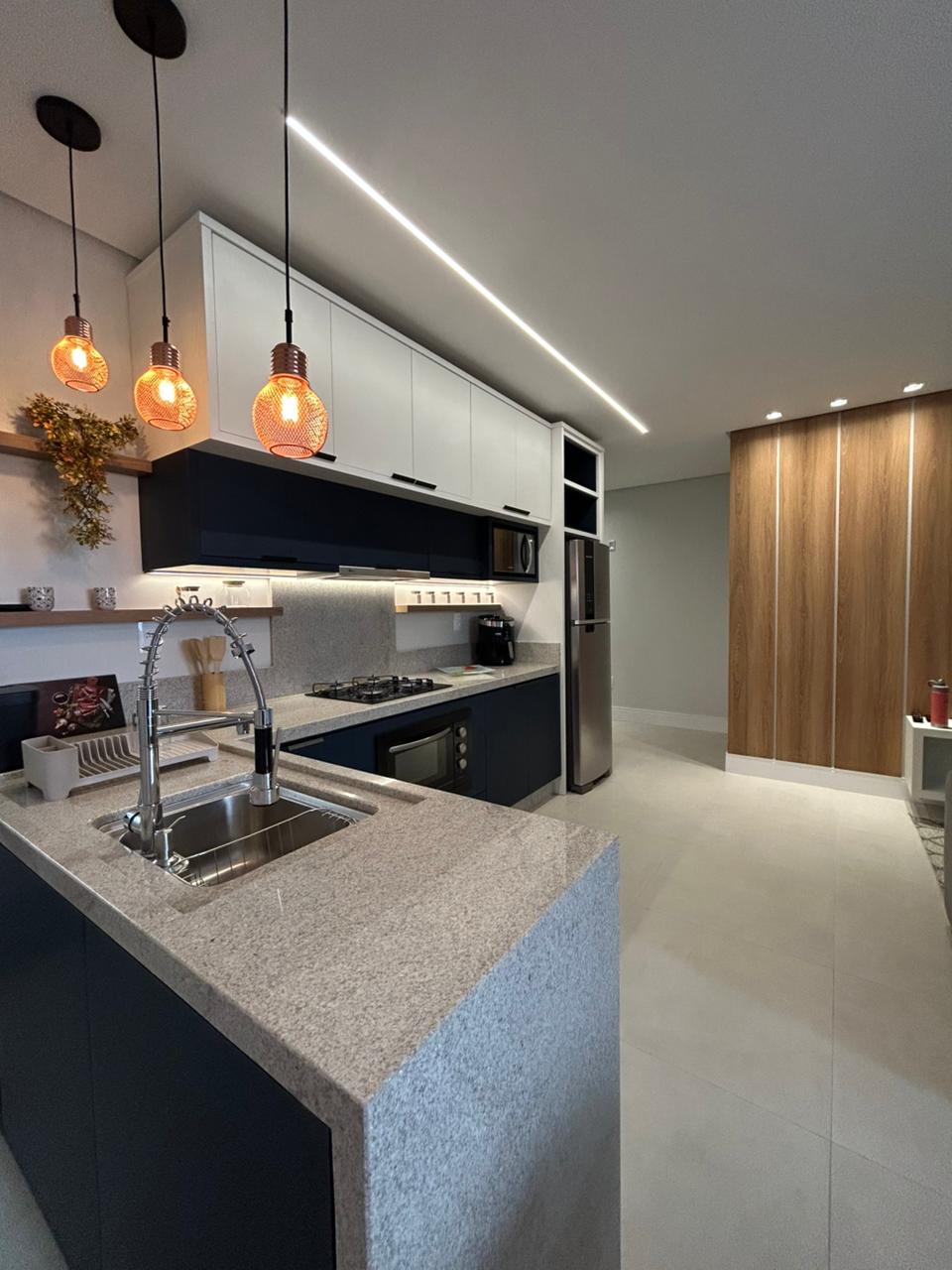 APARTAMENTO  MOBILIADO - À 100 METROS DA PRAIA