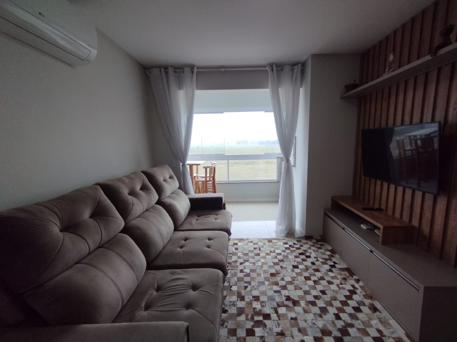 APARTAMENTO RESIDENCIAL ANA LAURA II