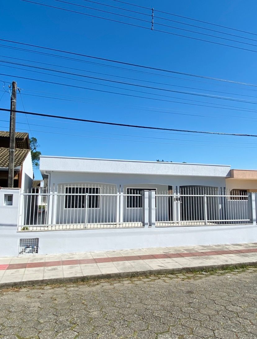 CASA AMPLA NO SAO DOMINGOS