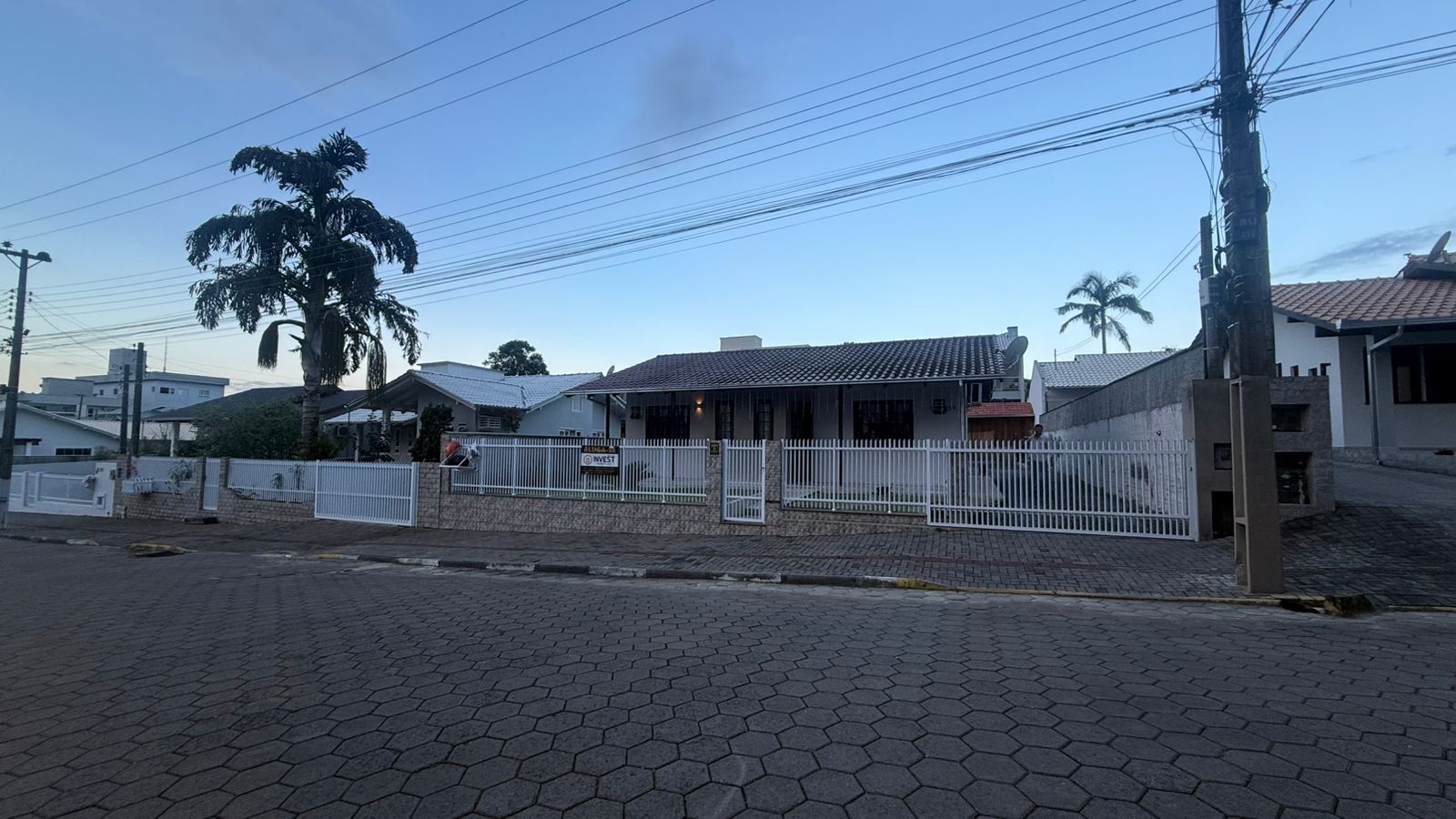 🏠 Casa Residencial com Área de Festas: O Lar Perfeito para sua Família!