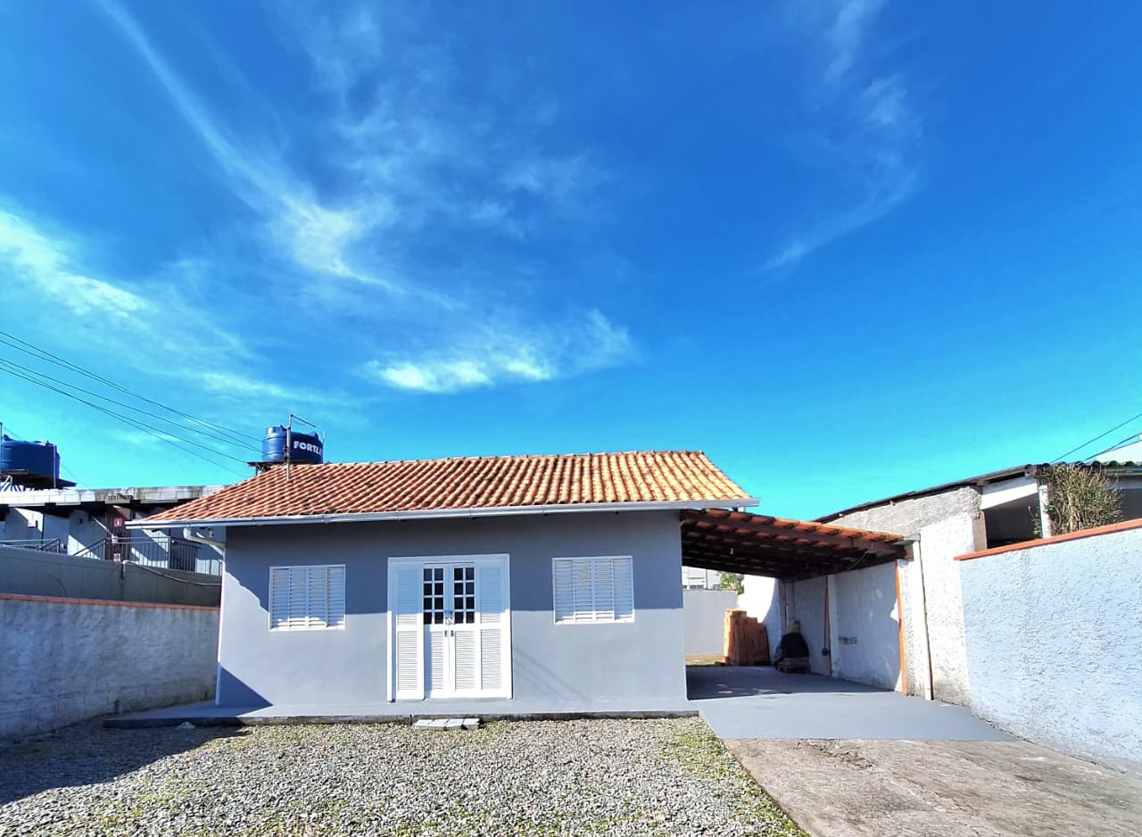 CASA EM PENHA - PRÓXIMO AO BETO CARRERO