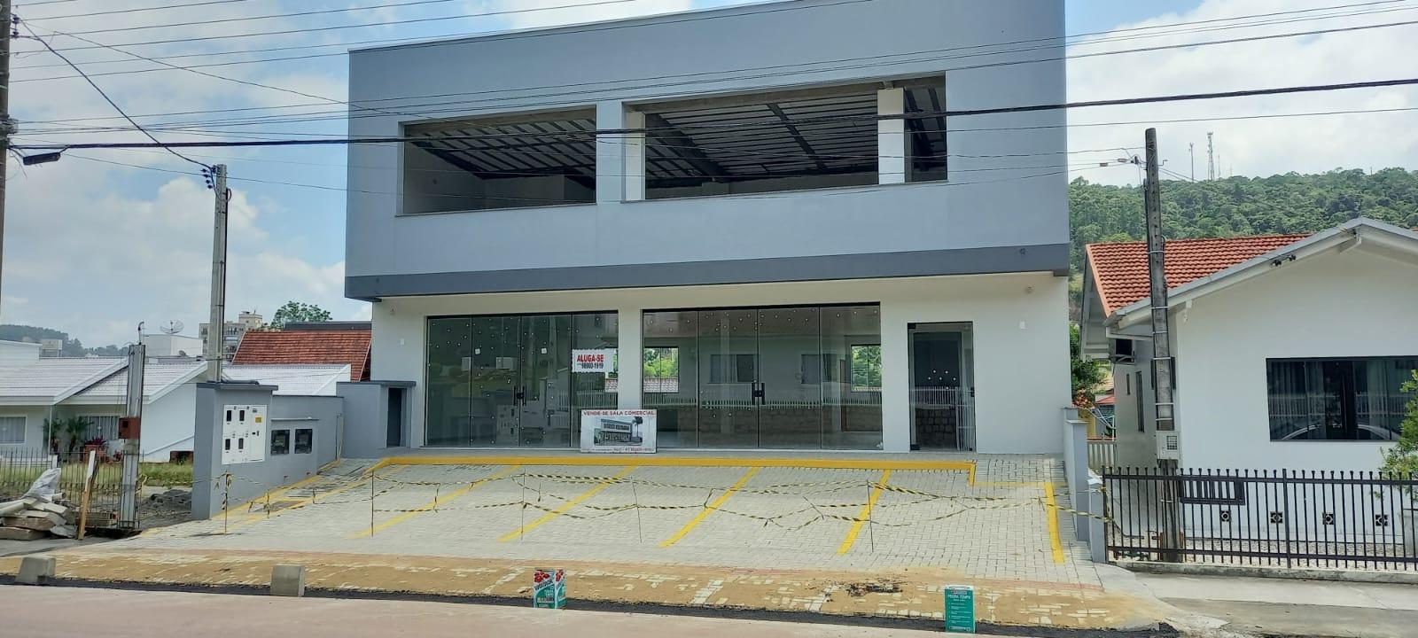 SALA COMERCIAL