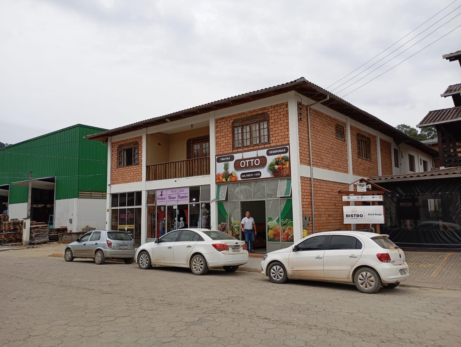 Sala Comercial + Apartamento